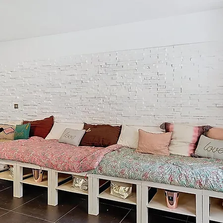 Henri Camille Re- House - 2 Bedrooms House - Garden - 3 Min Beaches Дом отдыха *